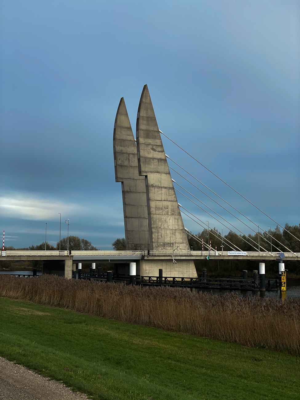 Alweer the bridge
